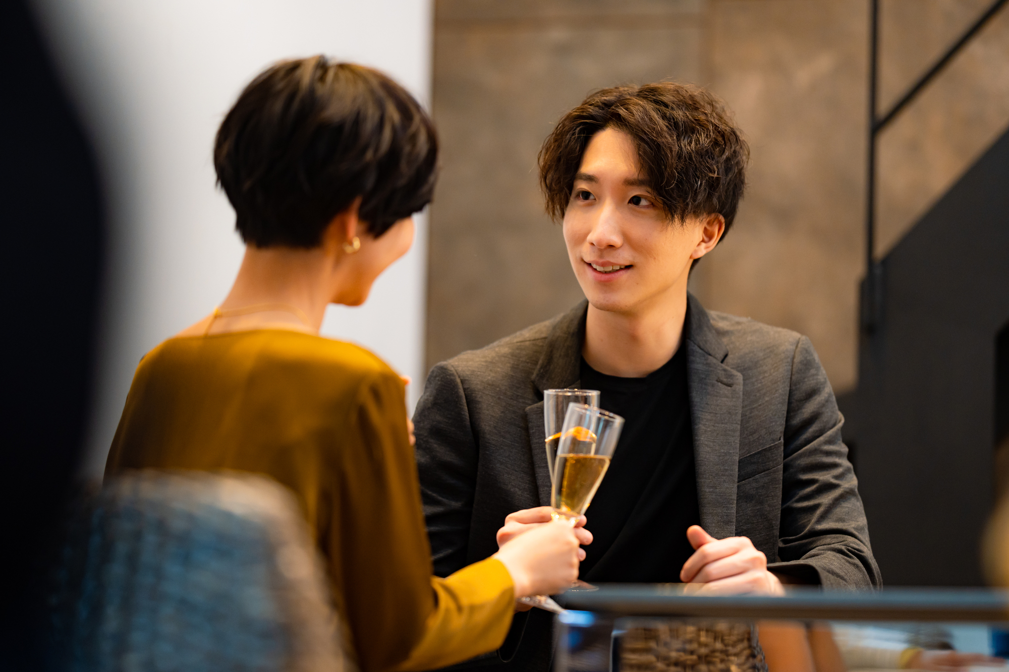 Tinder(ティンダー)を活用して出会いの輪を広げよう