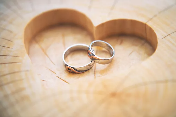 海上保安官が結婚するイメージ