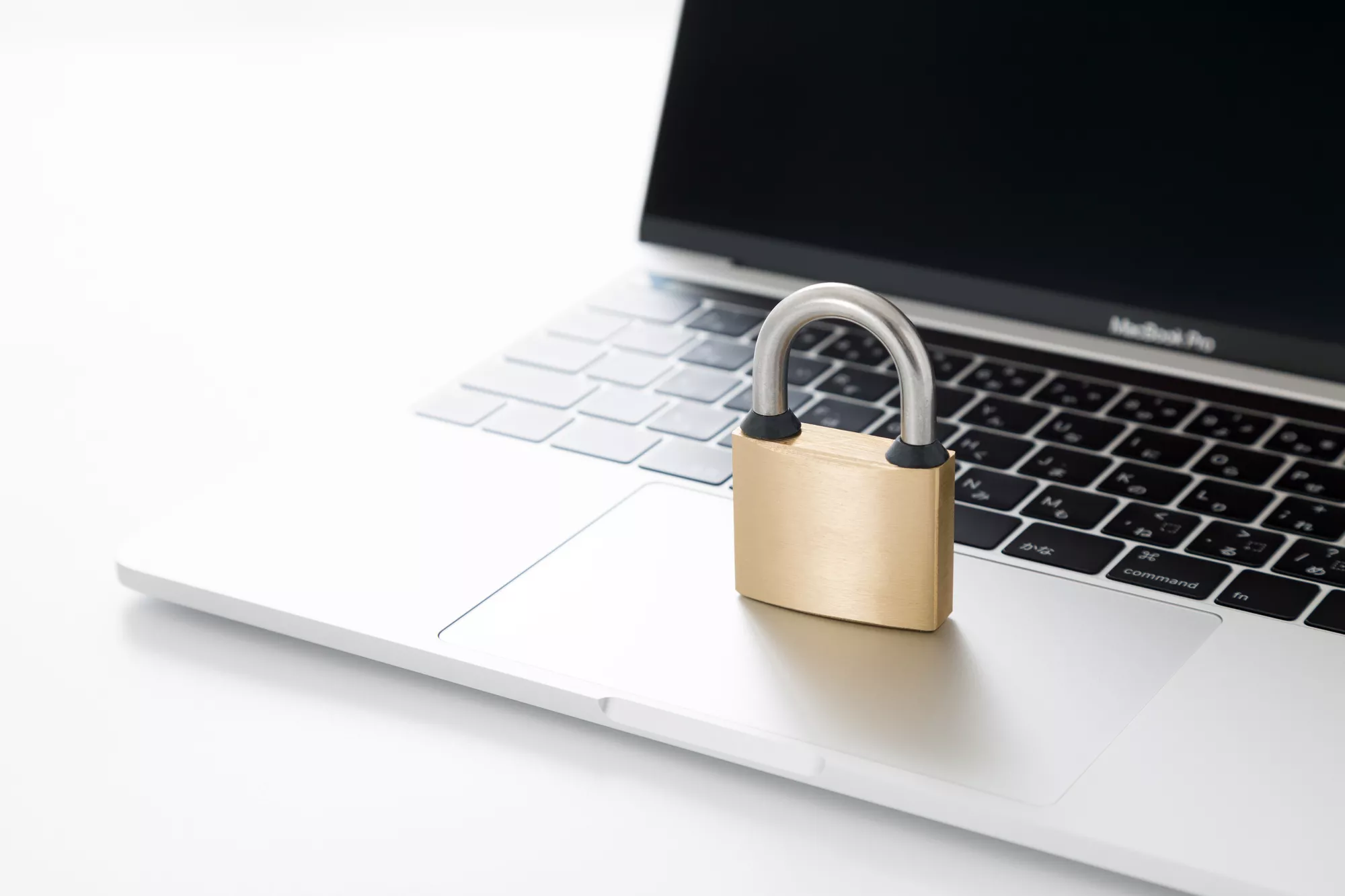 個人情報の公開に注意をする