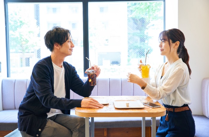 男性無料のマッチングアプリで気軽に出会いを探そう!