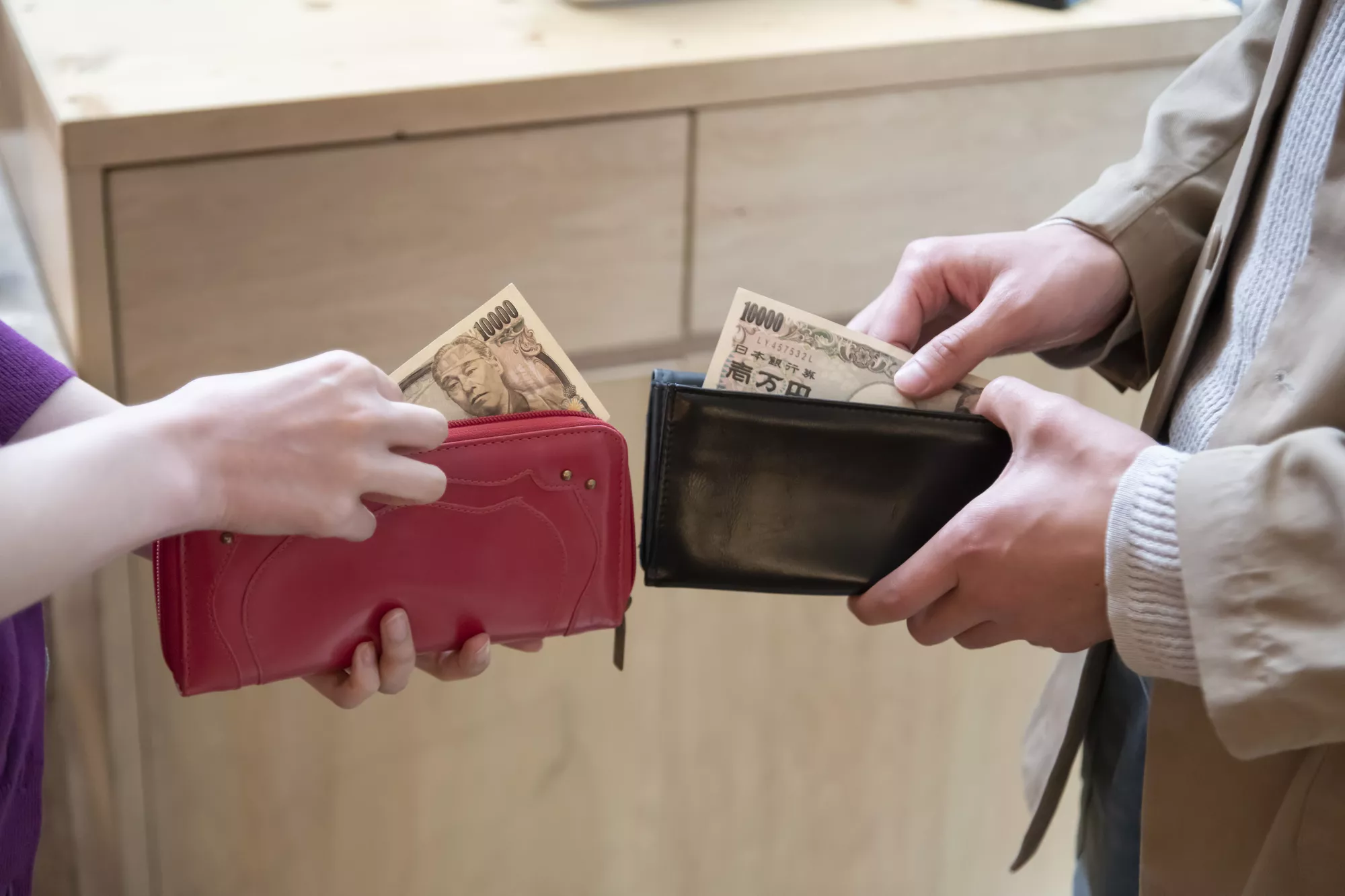 デート費用を「割り勘OK」にしている